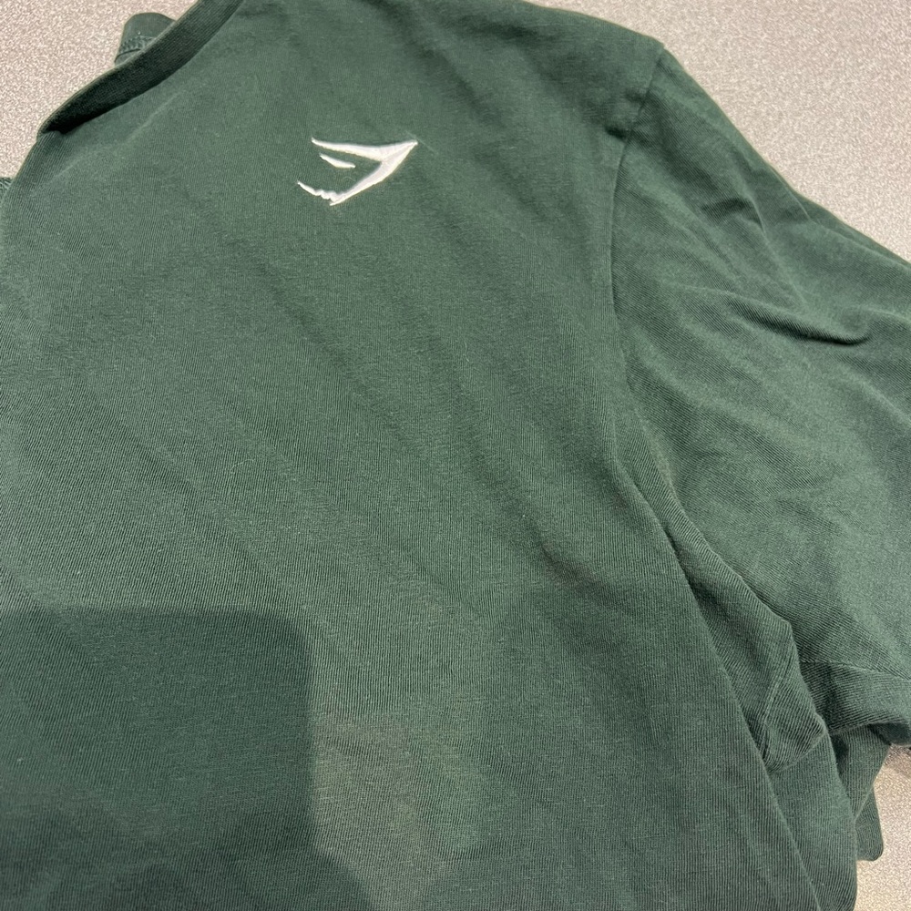 Gym shark crest shirt